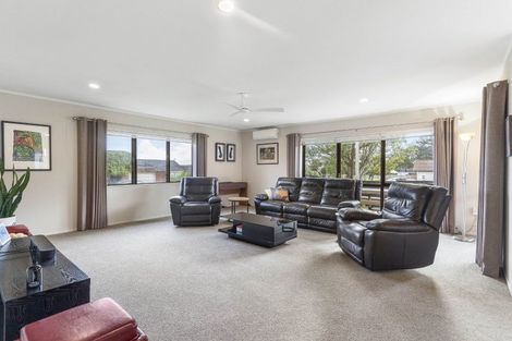 Photo of property in 1/35 Golfland Drive, Golflands, Auckland, 2013