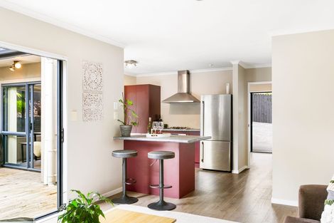 Photo of property in 13 Berkshire Terrace, Massey, Auckland, 0614