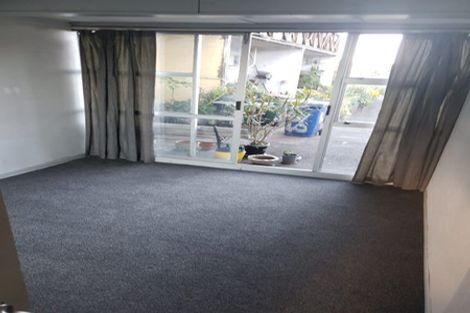 Photo of property in 4/40a West Coast Road, Glen Eden, Auckland, 0602