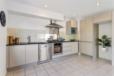 Photo of property in 3155a Great North Road, New Lynn, Auckland, 0600