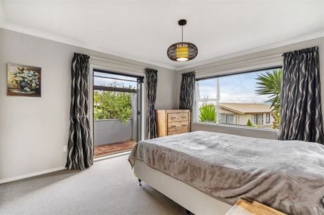 Photo of property in 41 Albatross Road, Red Beach, 0932