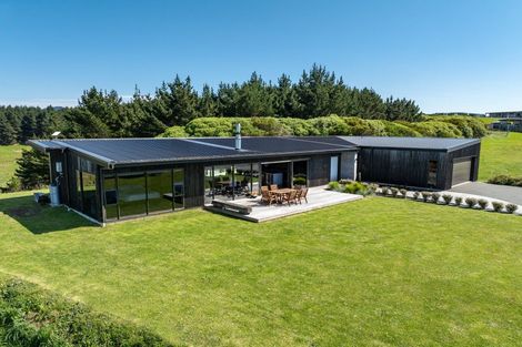 Photo of property in 35 Tama Road, Riversdale Beach, Masterton, 5872