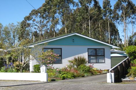 Photo of property in 9 Eastons Road, Westport, 7825