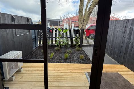 Photo of property in 10/17 Norcross Avenue, Henderson, Auckland, 0612