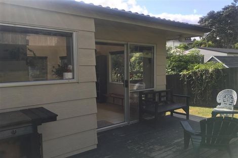 Photo of property in 2/11 Foley Place, Torbay, Auckland, 0632