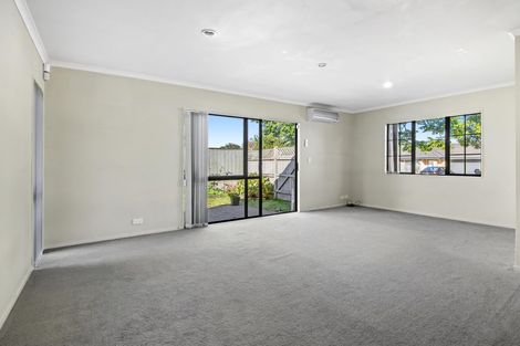Photo of property in 17 Ashmere Lane, Weymouth, Auckland, 2103