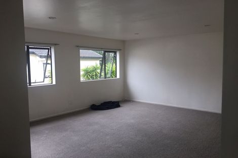 Photo of property in 9b Woodall Place, Totara Vale, Auckland, 0627