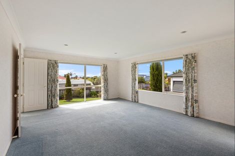 Photo of property in 61 Kath Hopper Drive, Orewa, 0931