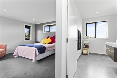 Photo of property in 37 Mike Smith Drive, Cambridge, 3434