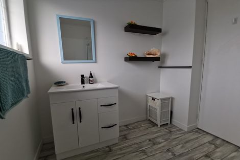 Photo of property in 9 Whaka Street, Maungaturoto, 0520