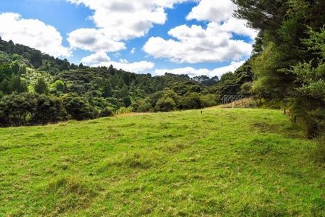 Photo of property in 133 Caton Road, Waitakere, Auckland, 0782