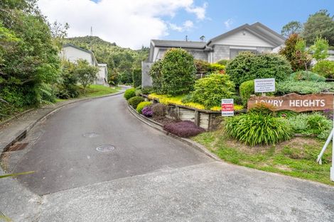 Photo of property in 9 Lowry Heights, Stokes Valley, Lower Hutt, 5019