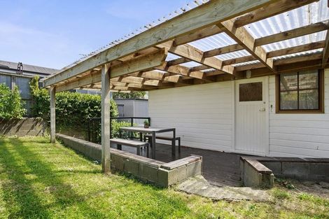 Photo of property in 32 Collins Avenue, Tawa, Wellington, 5028