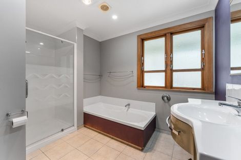 Photo of property in 79 Pahiatua Street, Hokowhitu, Palmerston North, 4410
