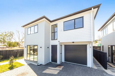 Photo of property in 3c Pendlebury Street, Green Bay, Auckland, 0604