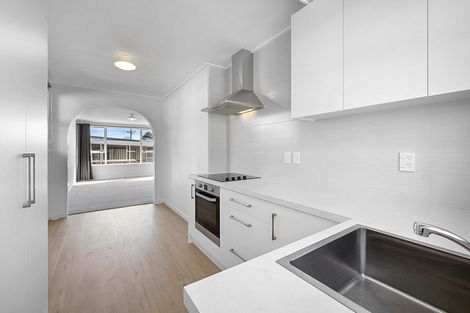 Photo of property in 4/290 Carrington Street, Vogeltown, New Plymouth, 4310