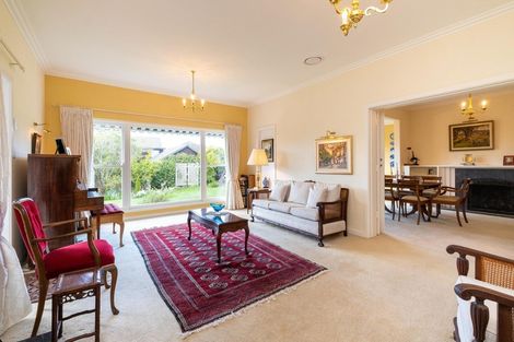 Photo of property in 5 Tauroa Road, Havelock North, 4130