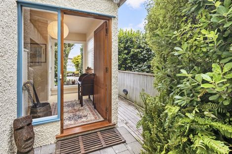 Photo of property in 38 The Crescent, Roseneath, Wellington, 6011