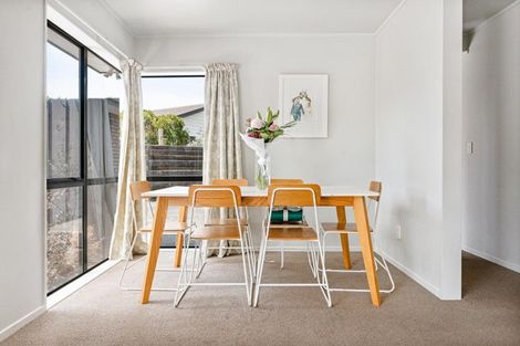 Photo of property in 20a Kane Road, Papamoa Beach, Papamoa, 3118