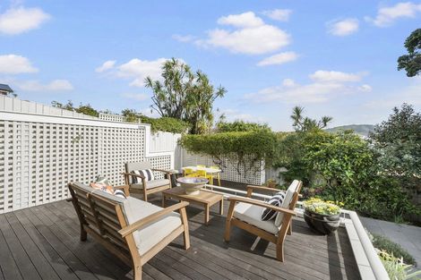 Photo of property in 18 Central Terrace, Kelburn, Wellington, 6012