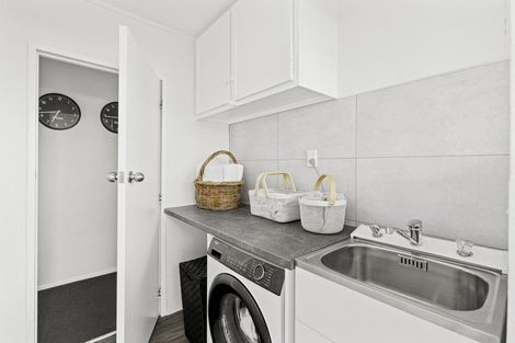 Photo of property in 9 Meads Place, Bulls, 4818