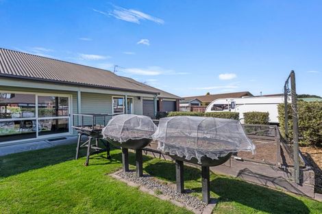 Photo of property in 150 Royal Park Drive, Parklands, Christchurch, 8083