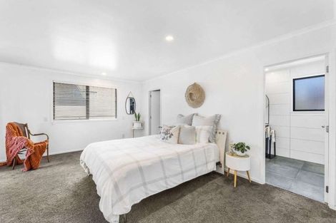 Photo of property in 16a Valley Road, Browns Bay, Auckland, 0630