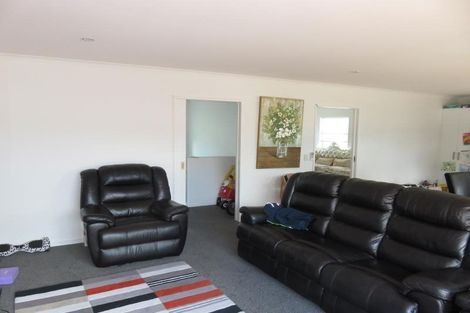 Photo of property in 17 Cresswell Place, Johnsonville, Wellington, 6037