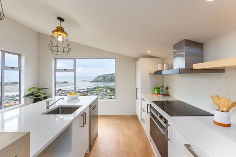 Photo of property in 16 Glendevere Terrace, Redcliffs, Christchurch, 8081