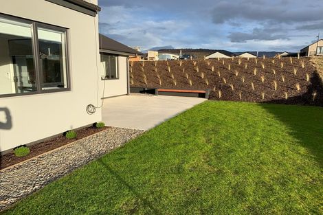 Photo of property in 39 Obelisk Street, Wanaka, 9305