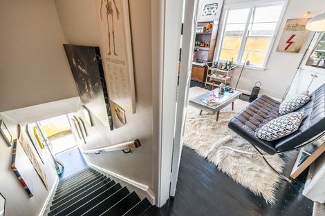 Photo of property in 124 Oriental Parade, Oriental Bay, Wellington, 6011