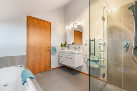 Photo of property in 14 Cobbe Place, Pomare, Rotorua, 3015