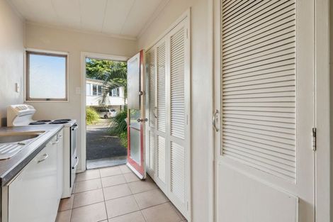 Photo of property in 2/31 Blease Street, New Lynn, Auckland, 0600