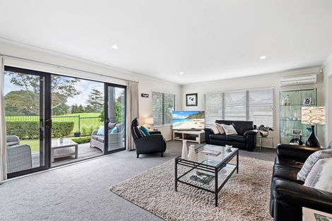 Photo of property in 12 Fearnley Grove, Albany, Auckland, 0632