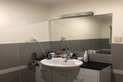 Photo of property in 37 Virginia Street, Henderson, Auckland, 0612