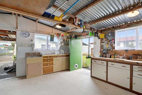 Photo of property in 19 Tainui Street, Castlecliff, Whanganui, 4501