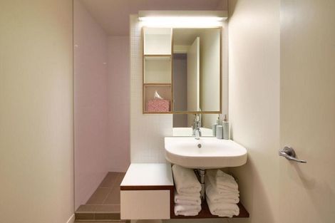 Photo of property in Piermont Apartments, 4e/82 Cable Street, Te Aro, Wellington, 6011