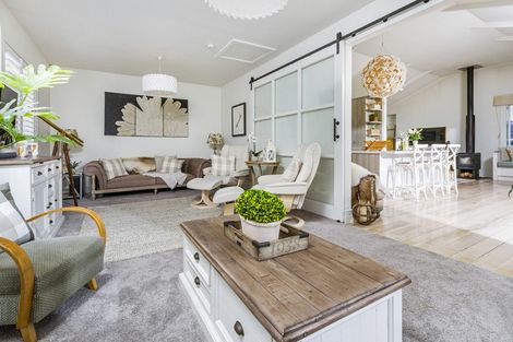 Photo of property in 103 The Esplanade, Manly, Whangaparaoa, 0930