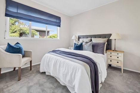 Photo of property in 72 Marine Parade, Mellons Bay, Auckland, 2014