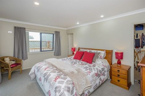 Photo of property in 10 Burnfield Way, Levin, 5510