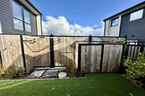 Photo of property in 8/170 Don Buck Road, Massey, Auckland, 0614