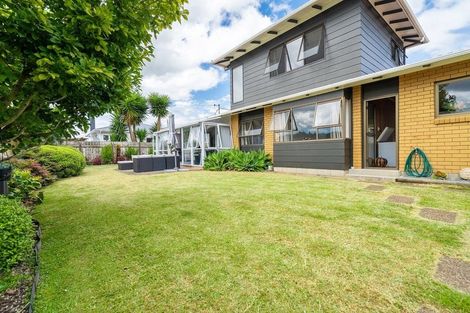 Photo of property in 12 Third Avenue, Avenues, Whangarei, 0110