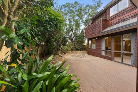 Photo of property in 1/5 Gulf Crest, Bucklands Beach, Auckland, 2012