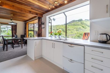 Photo of property in 1094 Paekakariki Hill Road, Paekakariki Hill, Porirua, 5381