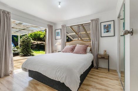 Photo of property in 46 Lavelle Road, Henderson, Auckland, 0612