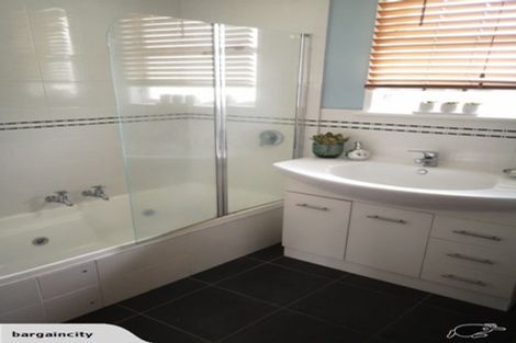 Photo of property in 9 Leslie Avenue, Cloverlea, Palmerston North, 4412