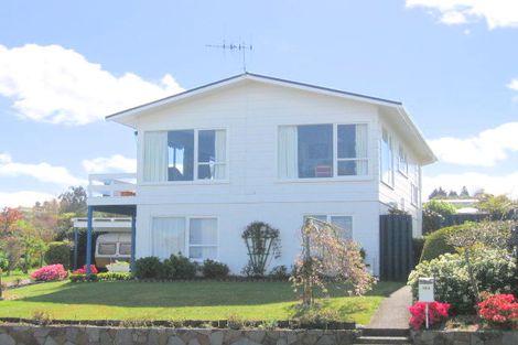 Photo of property in 18 Hinerau Grove, Waipahihi, Taupo, 3330