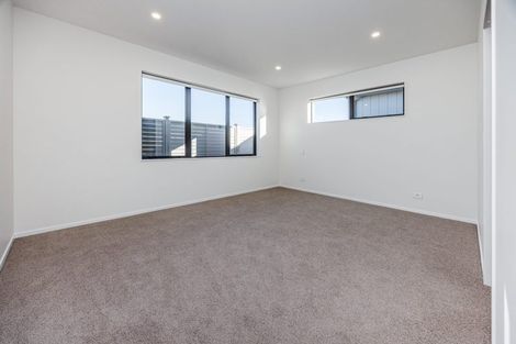 Photo of property in 124 Pepene Avenue, Takanini, Auckland, 2112