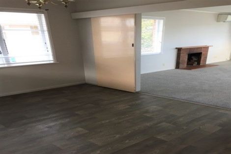 Photo of property in 22 Gossamer Drive, Pakuranga Heights, Auckland, 2010