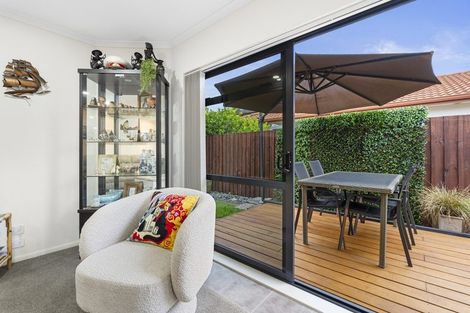 Photo of property in 44 Chesterfield Way, Orewa, 0931